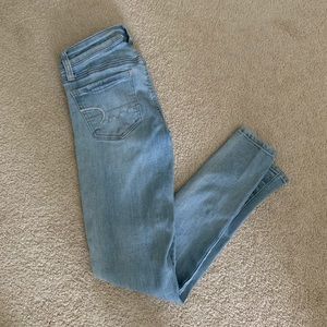 Light wash American eagle jeans